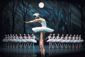 St-Petersburg-Ballet-Theatre-Swan-Lake-e1431405973777